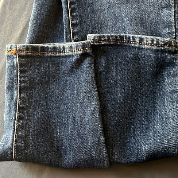 Old Navy Rockstar Super Skinny Jeans - Picture 6 of 8